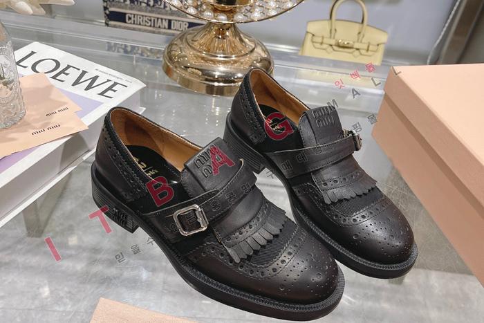 �̿�̿� ���� ����   YIBU1961