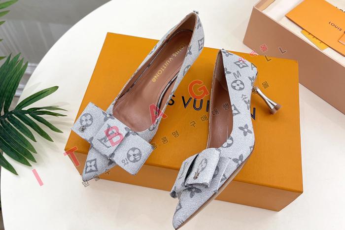 ���̺��� ����� ������   YIBU1963-4   24/�Ż�