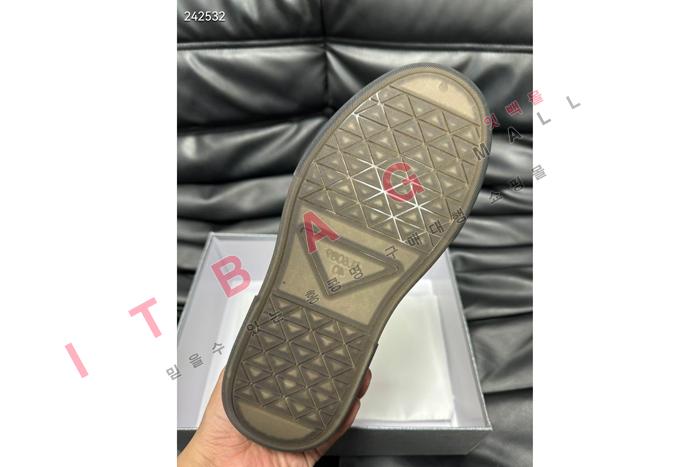 ����� MYB4593