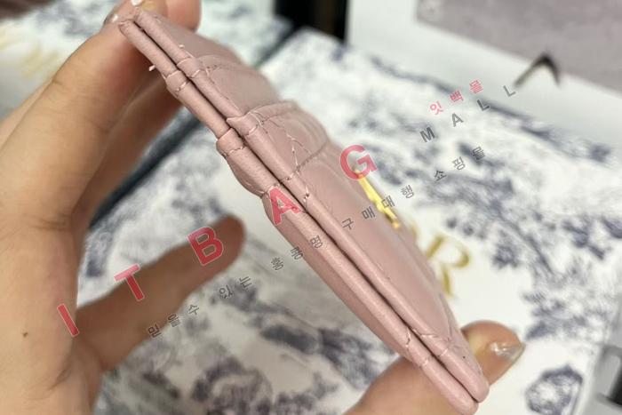 ��� CARO 5-���� ī�� ����  A82359-2