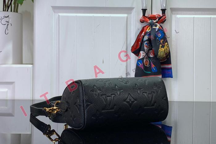 ���̺��� ���� ���ǵ� ũ�ν���   M82450