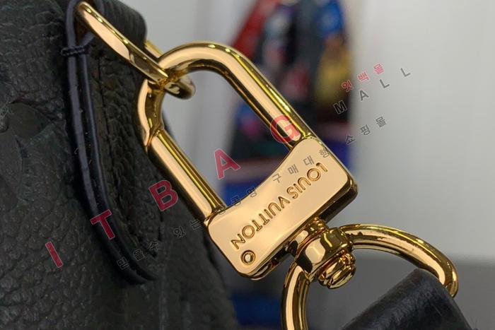 ���̺��� ���� ���ǵ� ũ�ν���   M82450