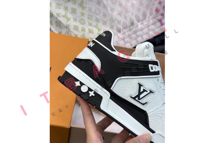 ���̺��� Ʈ���̳� ����Ŀ��  YF2616-2