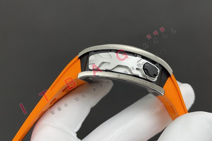 ������ ��   RM62-01   HT6068