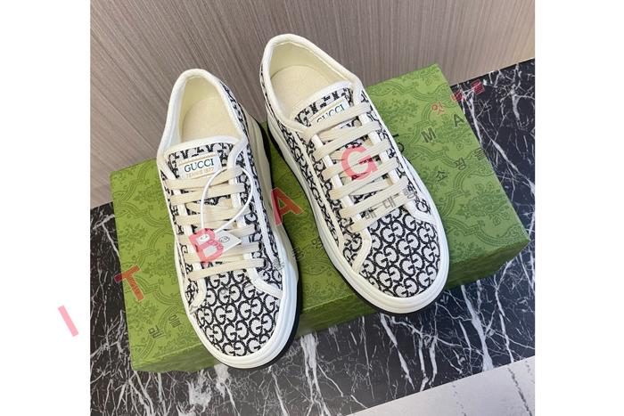 ���� GG ����Ŀ�� YIBU2053-1     5CM