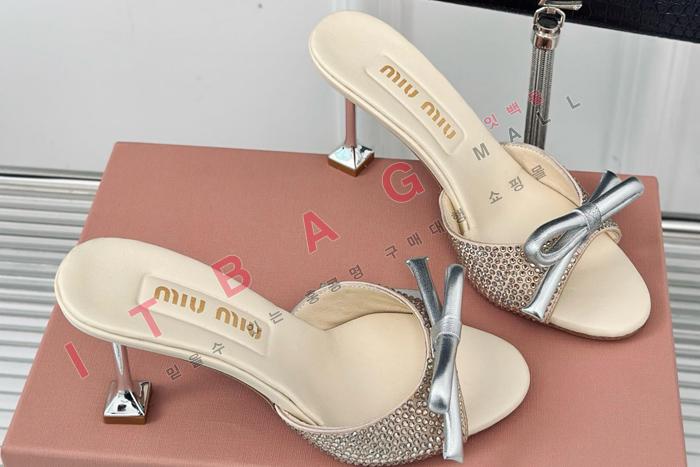 �̿�̿� �� ����   YIBU2061     7.5CM
