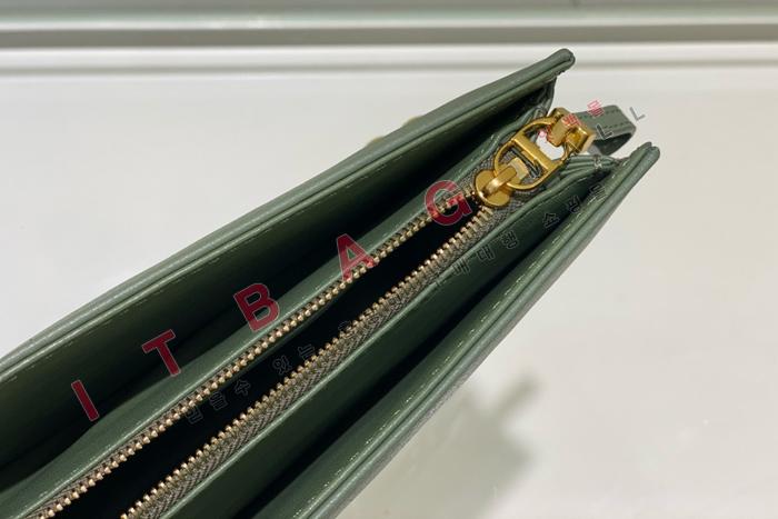 ��� Caro Every Dior �Ŀ�ġ  DR9032-4