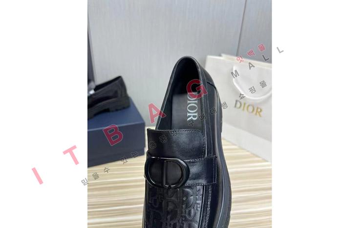 ���  ���� ����    YF0330