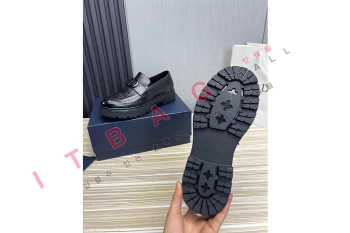 ���  ���� ����    YF0330