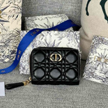 ��� Caro Scarlet ����  A82360