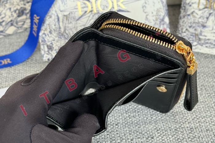 ��� Caro Scarlet ����  A82360