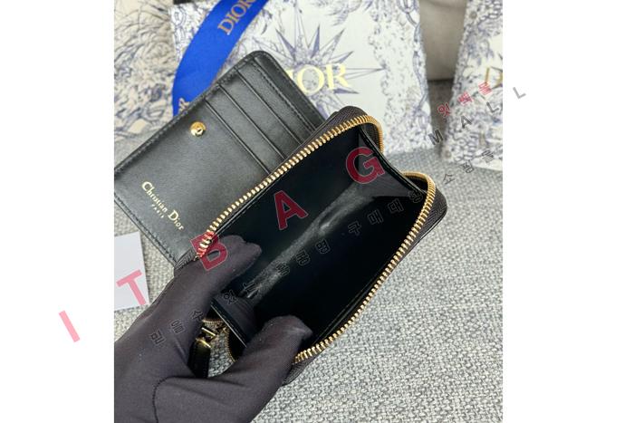 ��� Caro Scarlet ����  A82360