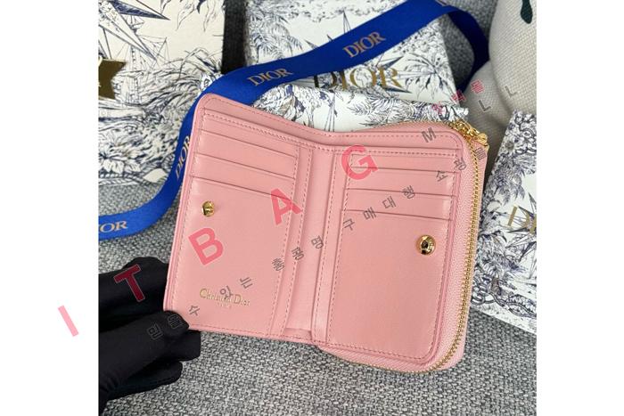 ��� Caro Scarlet ����  A82360-2