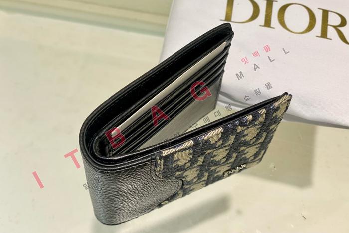 ��� Saddle 2�� ī�� ����  A82361