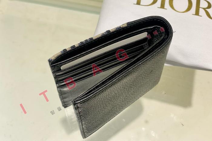 ��� Saddle 2�� ī�� ����  A82361