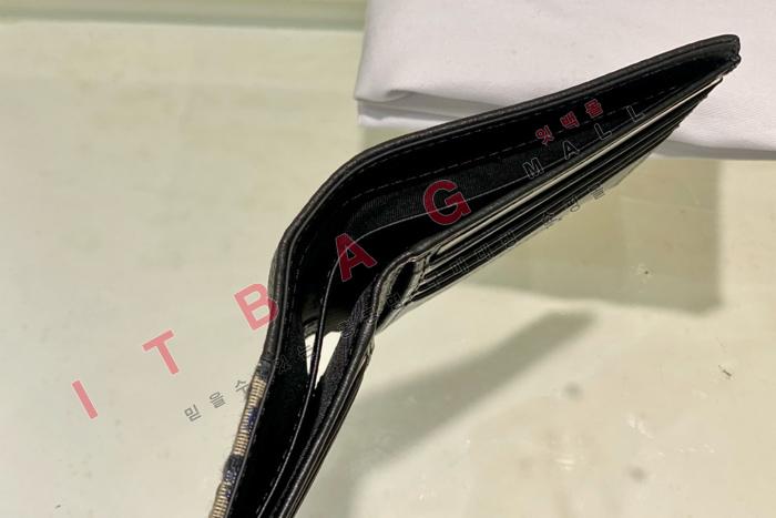 ��� Saddle 2�� ī�� ����  A82361