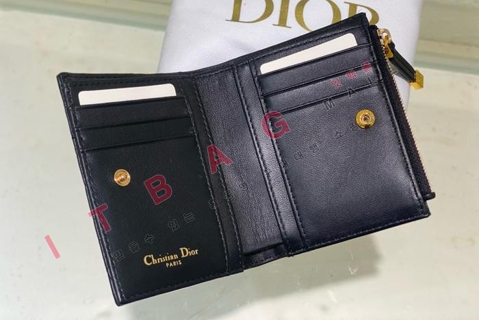 ��� 30 Montaigne Dahlia ����  A82362-1