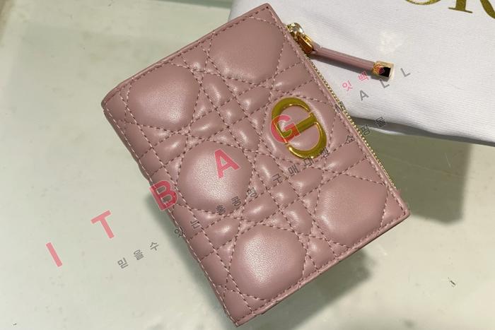 ��� 30 Montaigne Dahlia ����  A82362-2