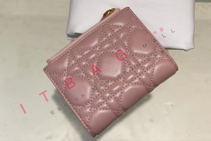 ��� 30 Montaigne Dahlia ����  A82362-2
