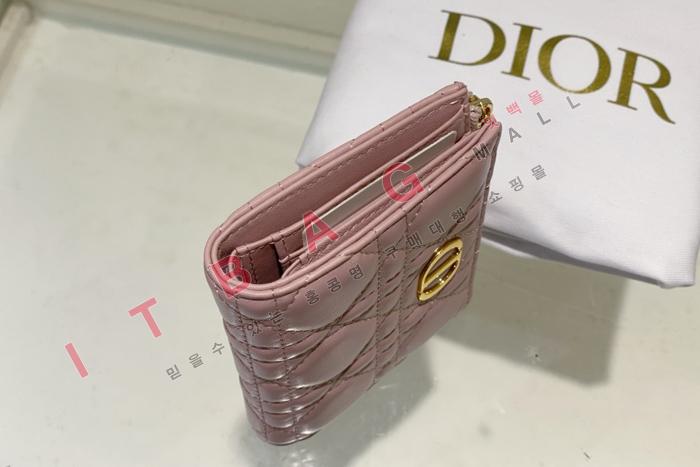 ��� 30 Montaigne Dahlia ����  A82362-2