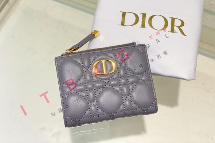 ��� 30 Montaigne Dahlia ����  A82362-3