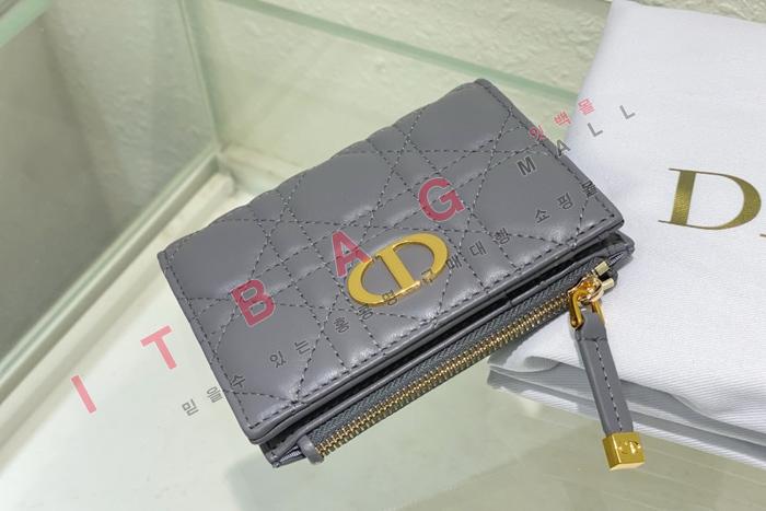 ��� 30 Montaigne Dahlia ����  A82362-3