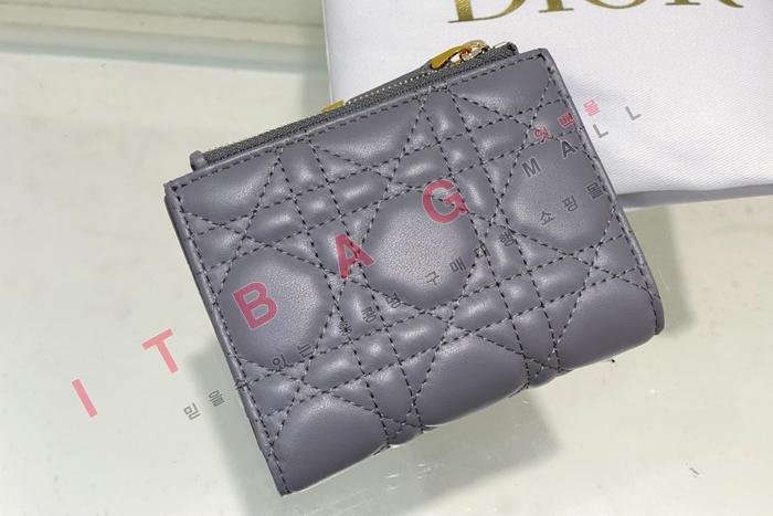 ��� 30 Montaigne Dahlia ����  A82362-3