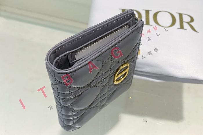 ��� 30 Montaigne Dahlia ����  A82362-3