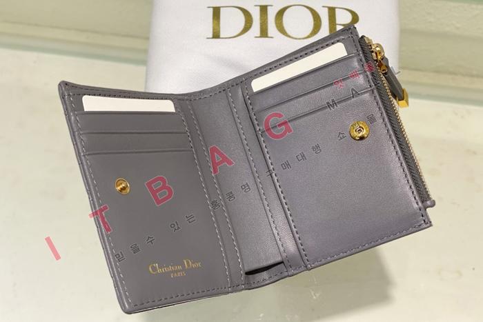 ��� 30 Montaigne Dahlia ����  A82362-3