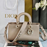 ��� Lady D-Sire  ���� �� DR9038-1