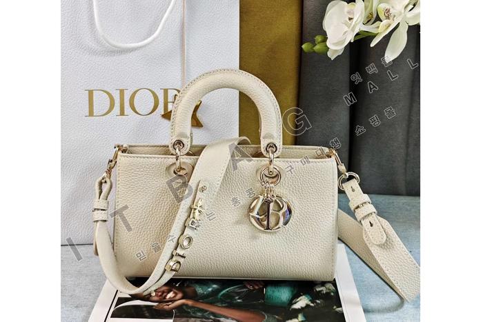 ��� Lady D-Sire  ���� �� DR9038-2