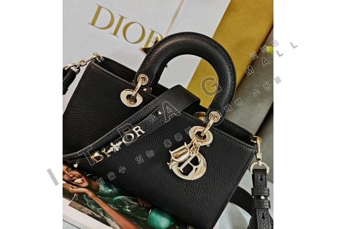 ��� Lady D-Sire  ���� �� DR9038