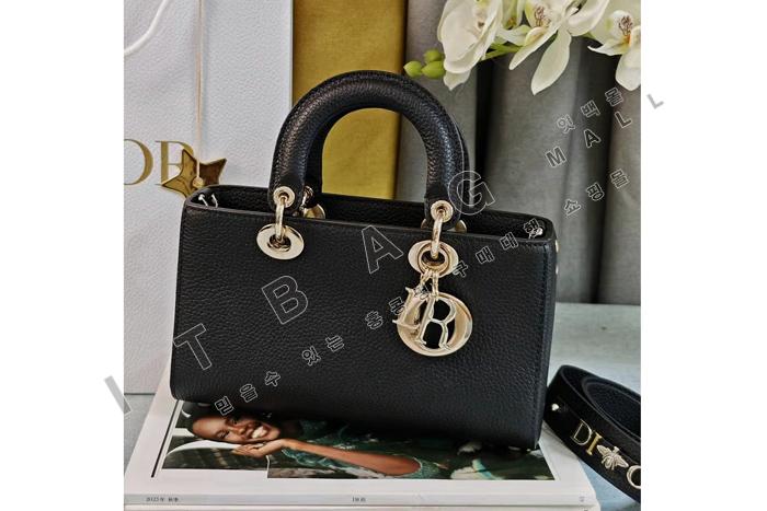 ��� Lady D-Sire  ���� �� DR9038