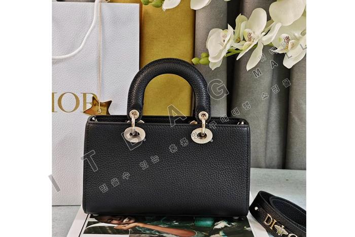 ��� Lady D-Sire  ���� �� DR9038