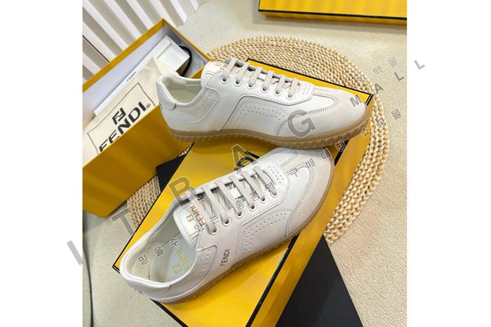 �ҵ� ���� ����Ŀ��  YIBU1671