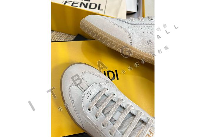 �ҵ� ���� ����Ŀ��  YIBU1671