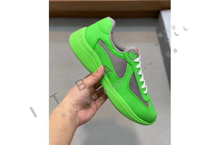����� YF6618  ��������