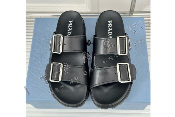 ����� ����  ������   YIBU1679