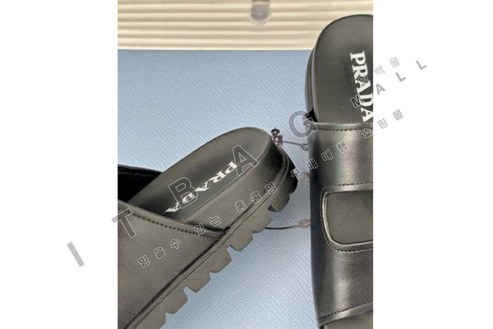 ����� ����  ������   YIBU1679