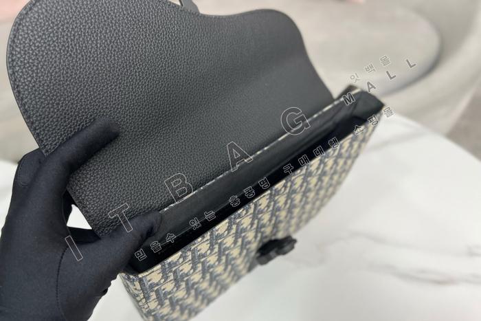 ��� Saddle A5 �Ŀ�ġ  DR9065