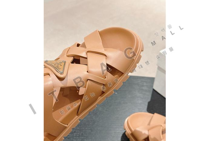 ����� ���� ����   YIBU1720