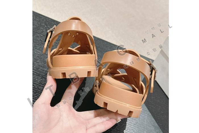 ����� ���� ����   YIBU1720