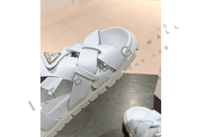 ����� ���� ����   YIBU1720-4