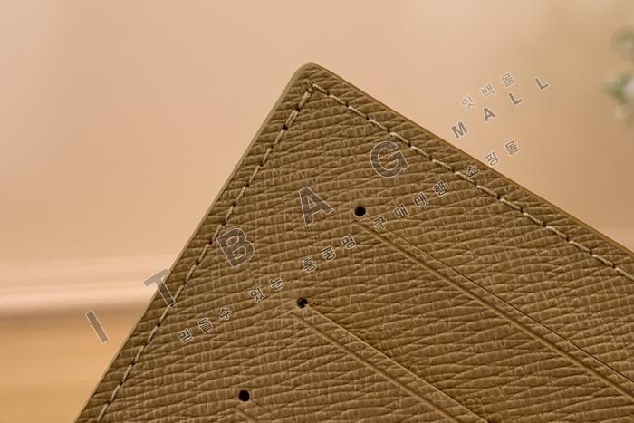 ���̺��� �н���Ʈ Ŀ��  M83611-2