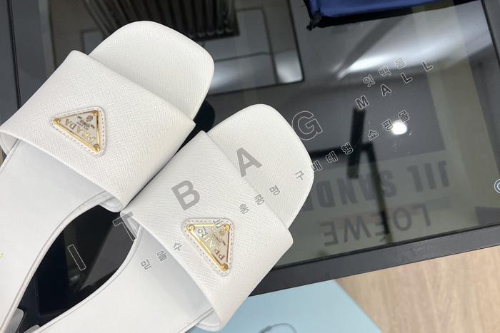 ����� ����  YF4570   3CM