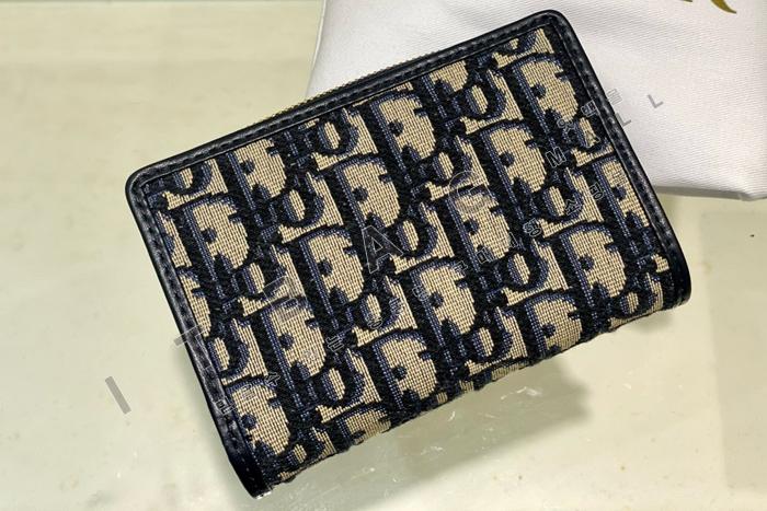 ���  30 Montaigne Voyageur ������  A82363-1