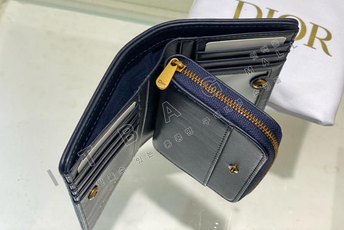 ���  30 Montaigne Voyageur ������  A82363-1