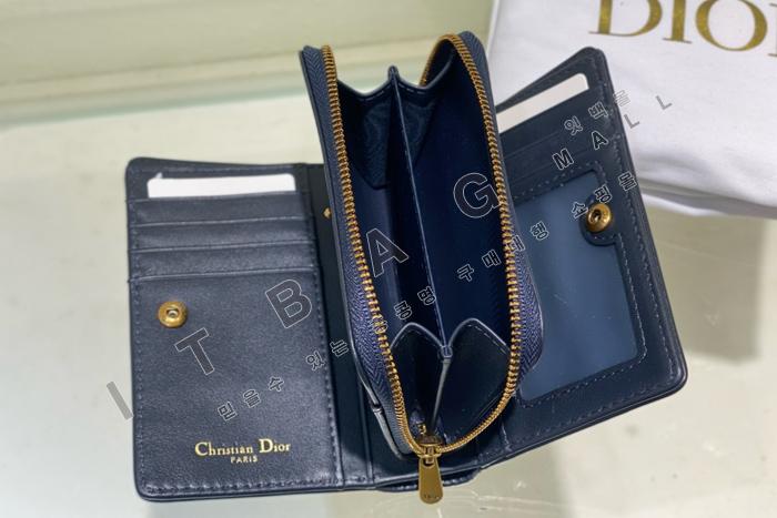 ���  30 Montaigne Voyageur ������  A82363-1