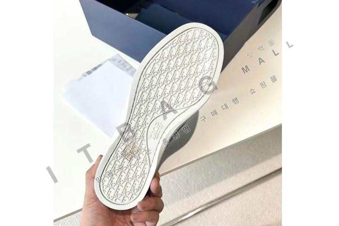 ���  ���� ����  YF9618-1