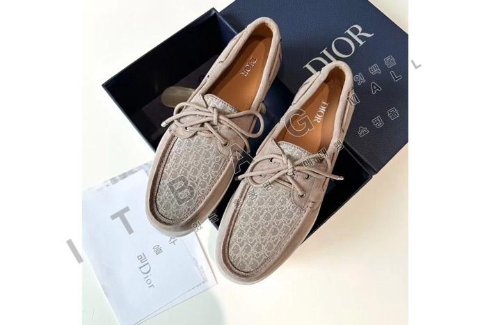 ���  ���� ����  YF9618-4